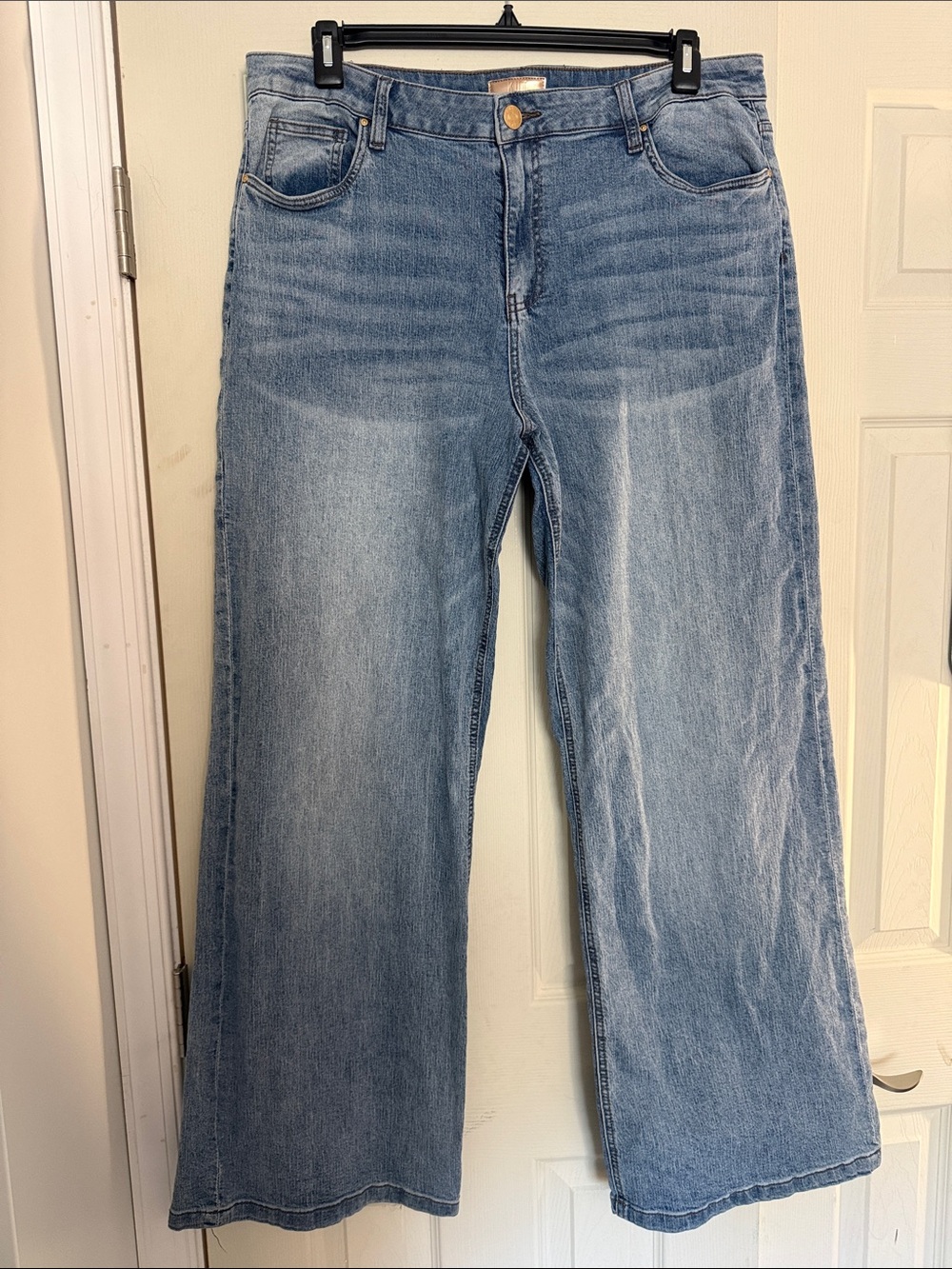 Kut from the Cloth Women’s the Jean Wide Leg Jeans